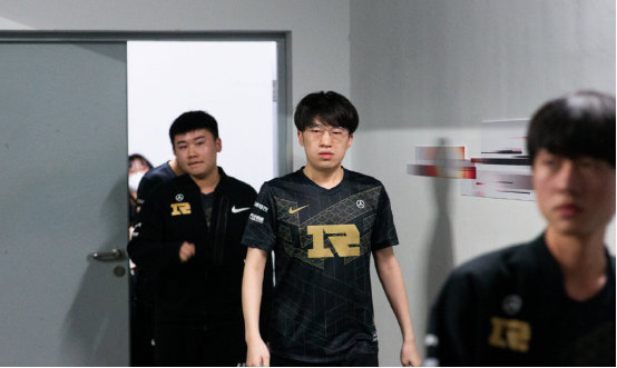 胖子喷球 胖子喷球