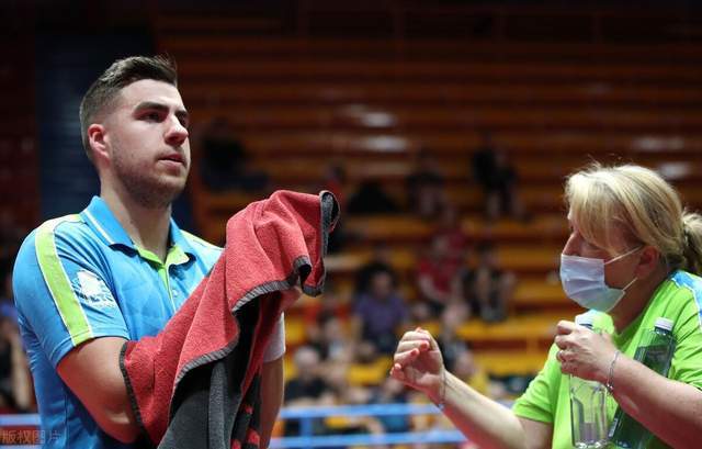 在与布伦特 在与布伦特